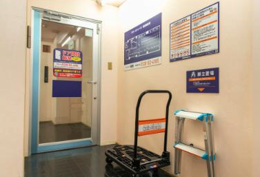 ハローストレージ長崎樺島町｜屋内型トランクルーム